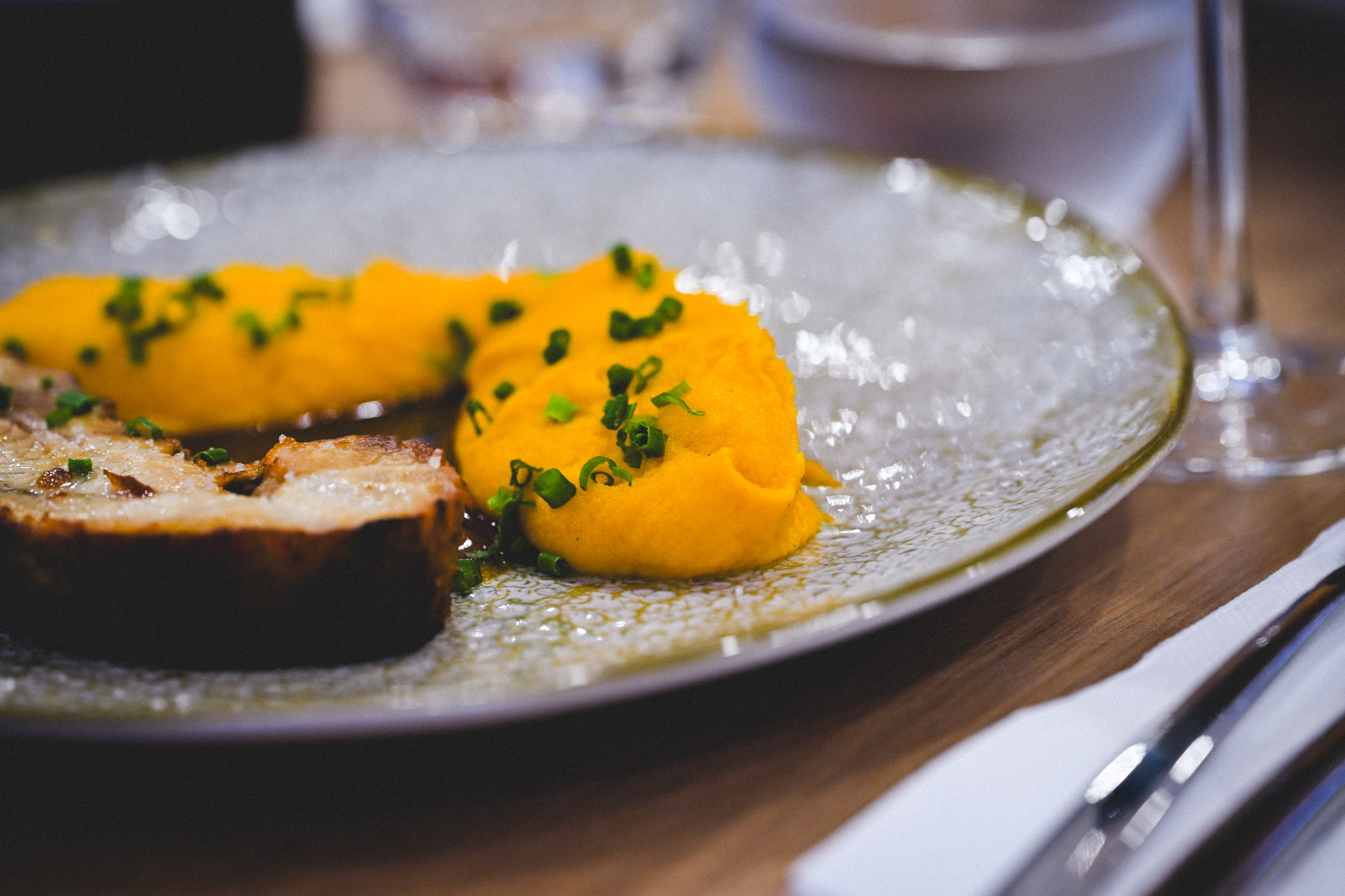Porc et purée de carottes L'Épicurien Vassivère
